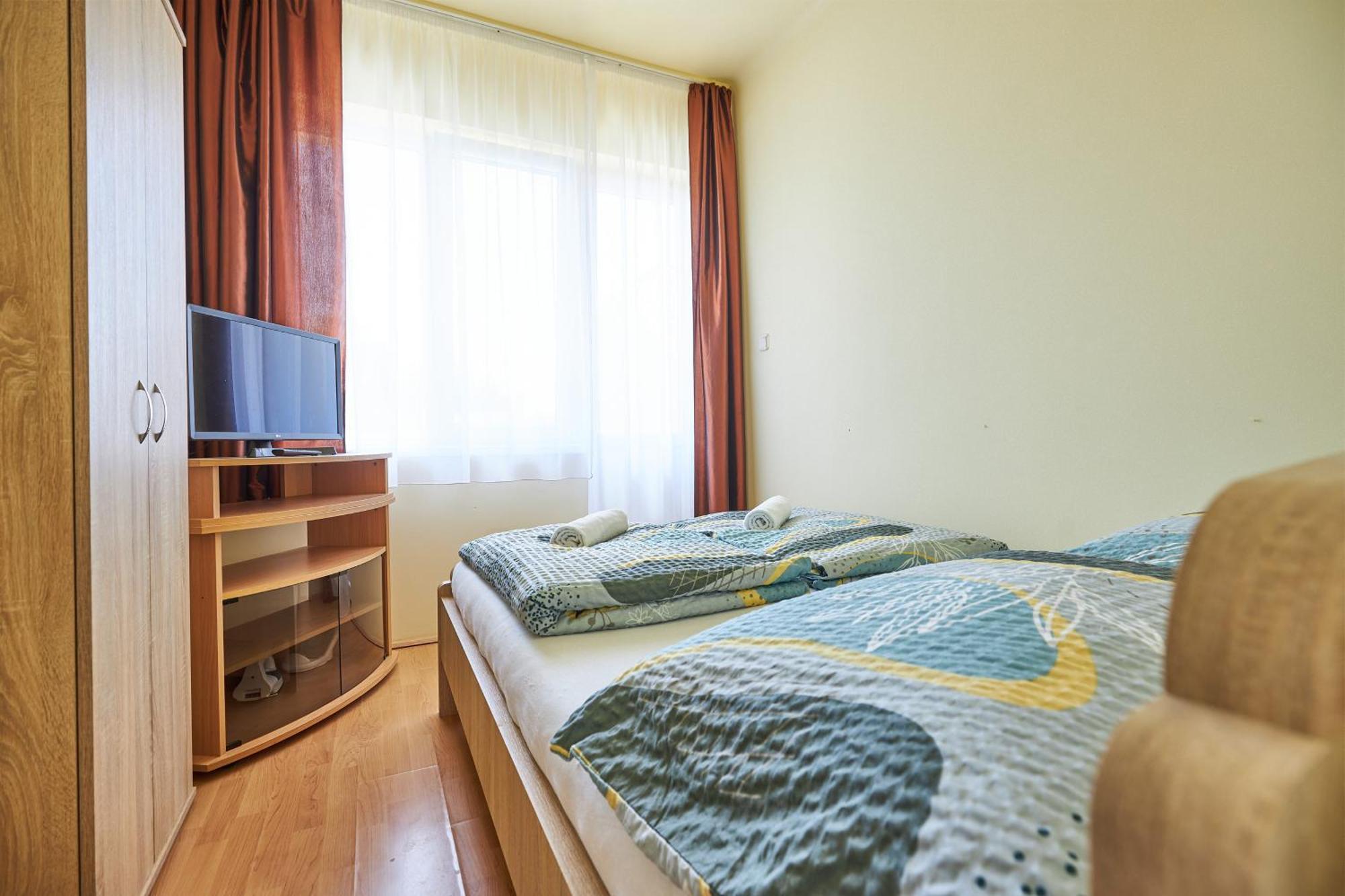 Ada 2 Apartmanhaz Hajduszoboszlo Exterior photo